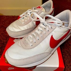 Nike Daybreak Women Sz 9